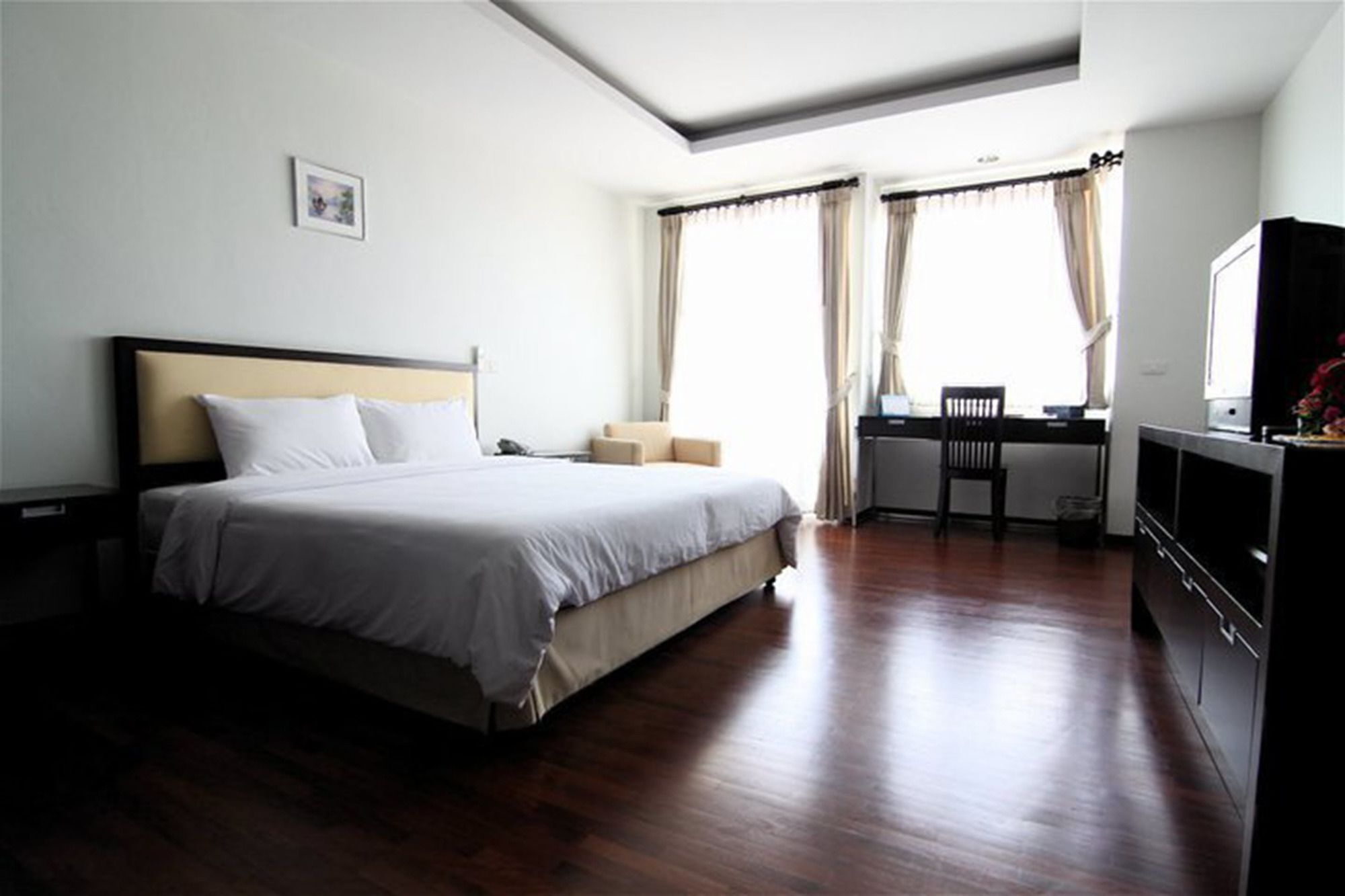 The Park 304 Executive Serviced Apartment Si Maha Phot Exterior photo